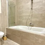 Chlodna Premium 2-bedroom Apartment, Center * 바르샤바