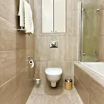 Apartment Chlodna Premium 2-bedroom Apartment, Center Warschau