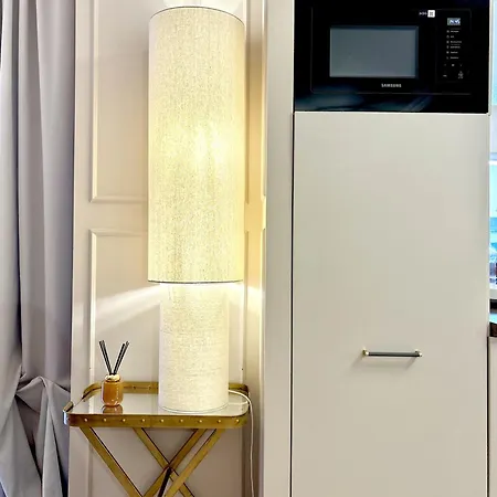 Apartment Chlodna Premium 2-bedroom Apartment, Center *