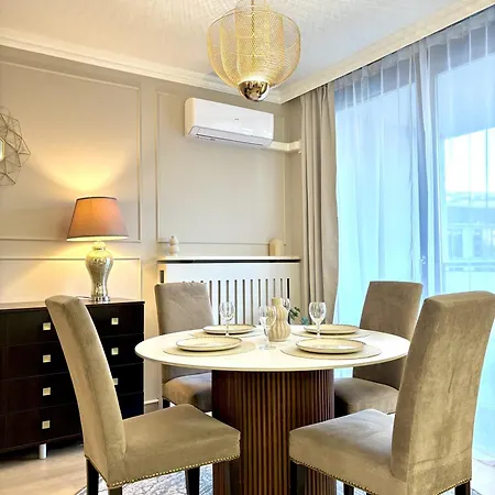 Chlodna Premium 2-bedroom Apartment, Center Lejlighed *