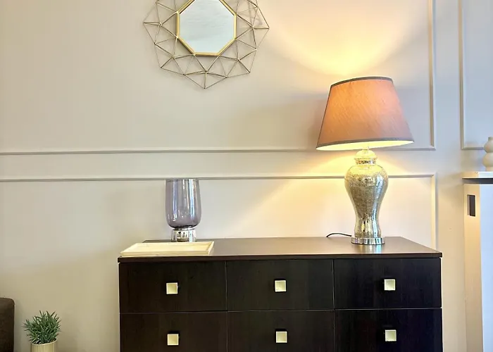 Chlodna Premium 2-bedroom Apartment, Center Апартаменты