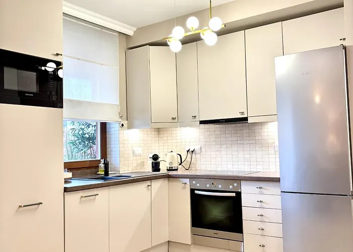 Chlodna Premium 2-bedroom Apartment, Center 아파트 바르샤바