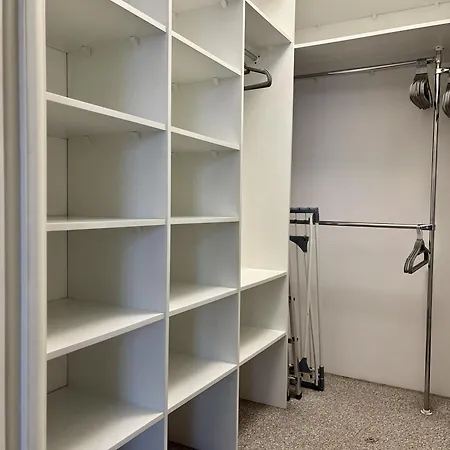 Appartement Chlodna Premium 2-bedroom Apartment, Center