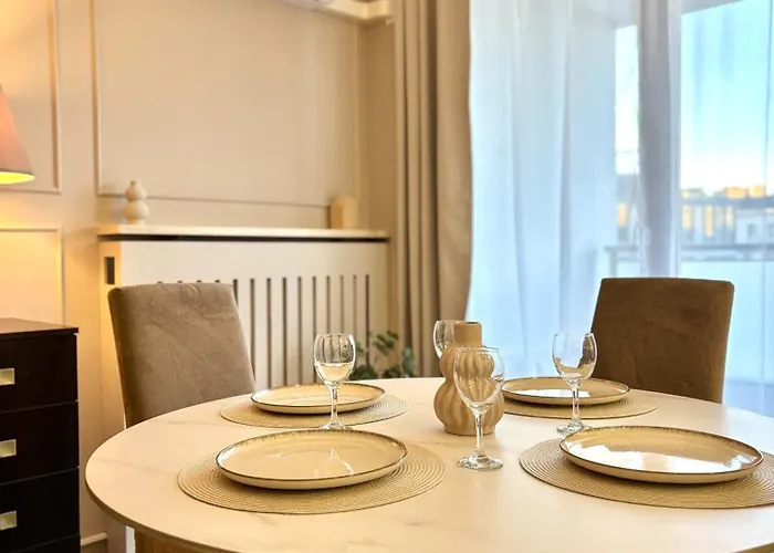 Chlodna Premium 2-bedroom Apartment, Center * 华沙