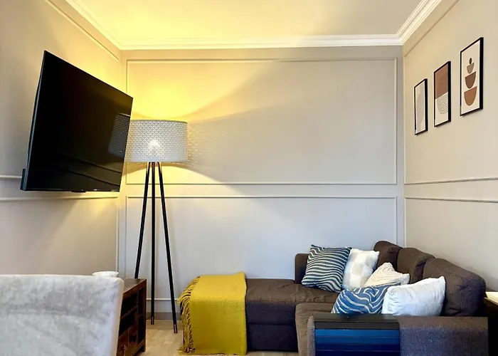 Chlodna Premium 2-bedroom Apartment, Center 公寓